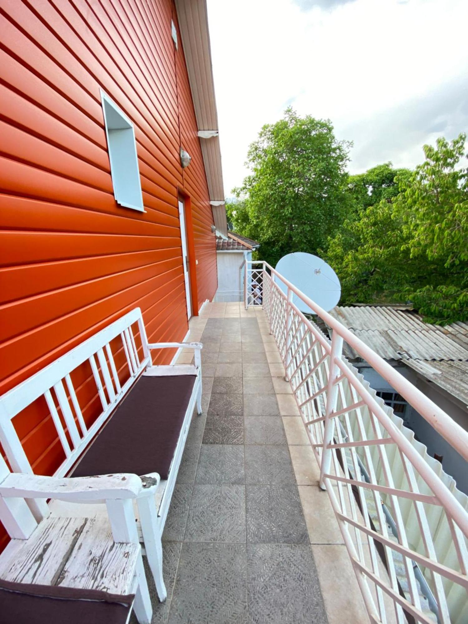 Osobyi Guest House Чолпон-Ата Экстерьер фото