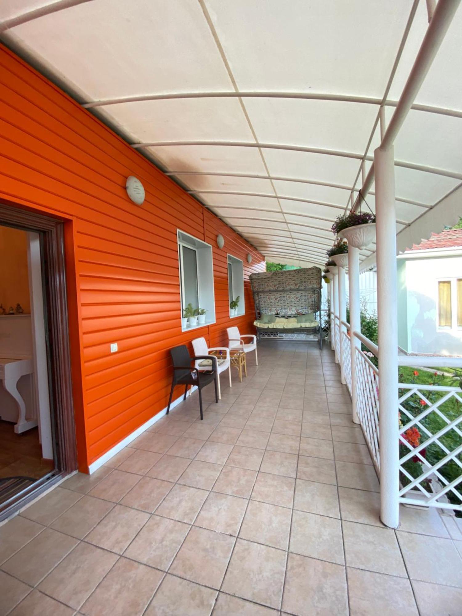 Osobyi Guest House Чолпон-Ата Экстерьер фото