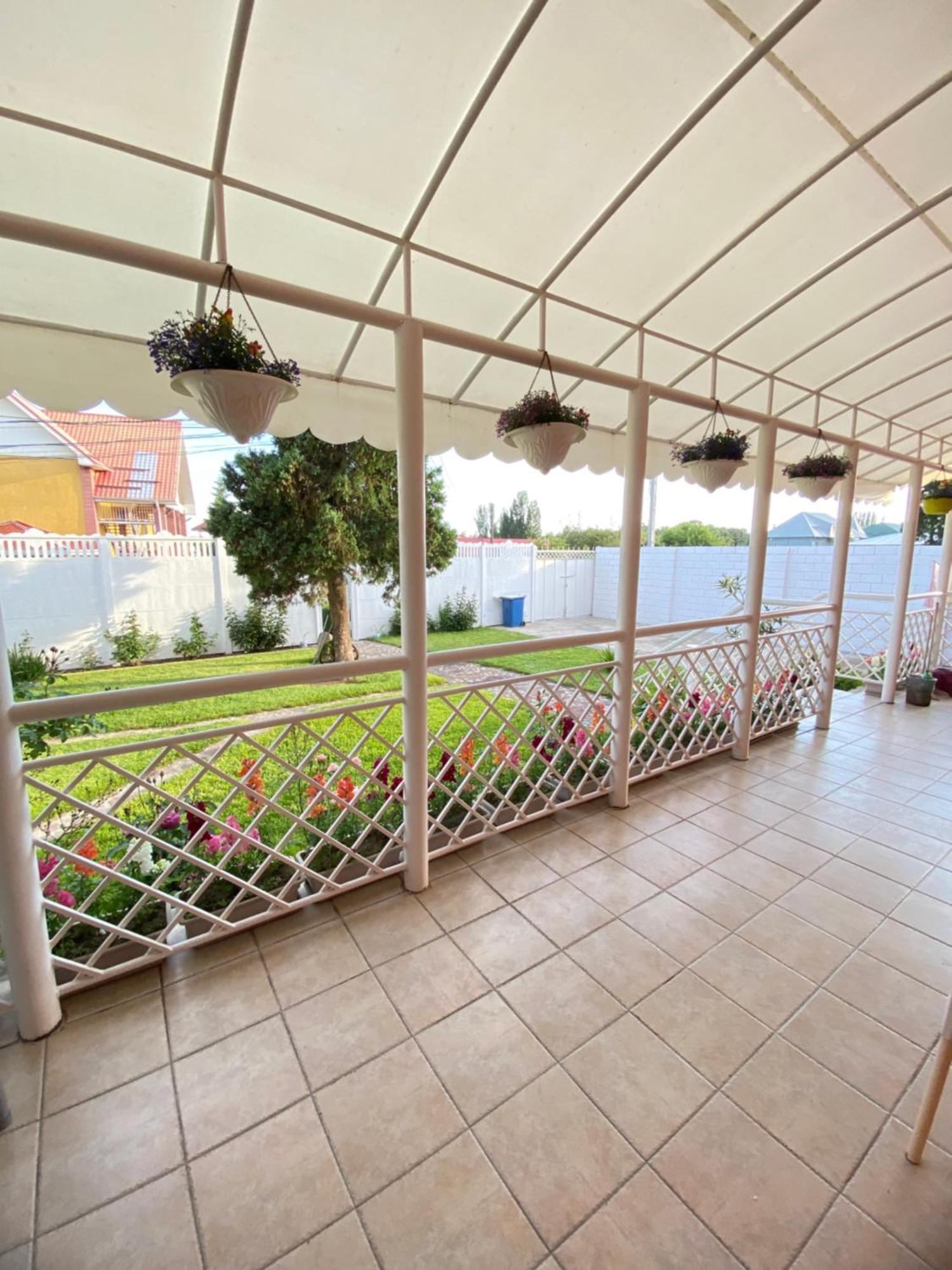 Osobyi Guest House Чолпон-Ата Экстерьер фото