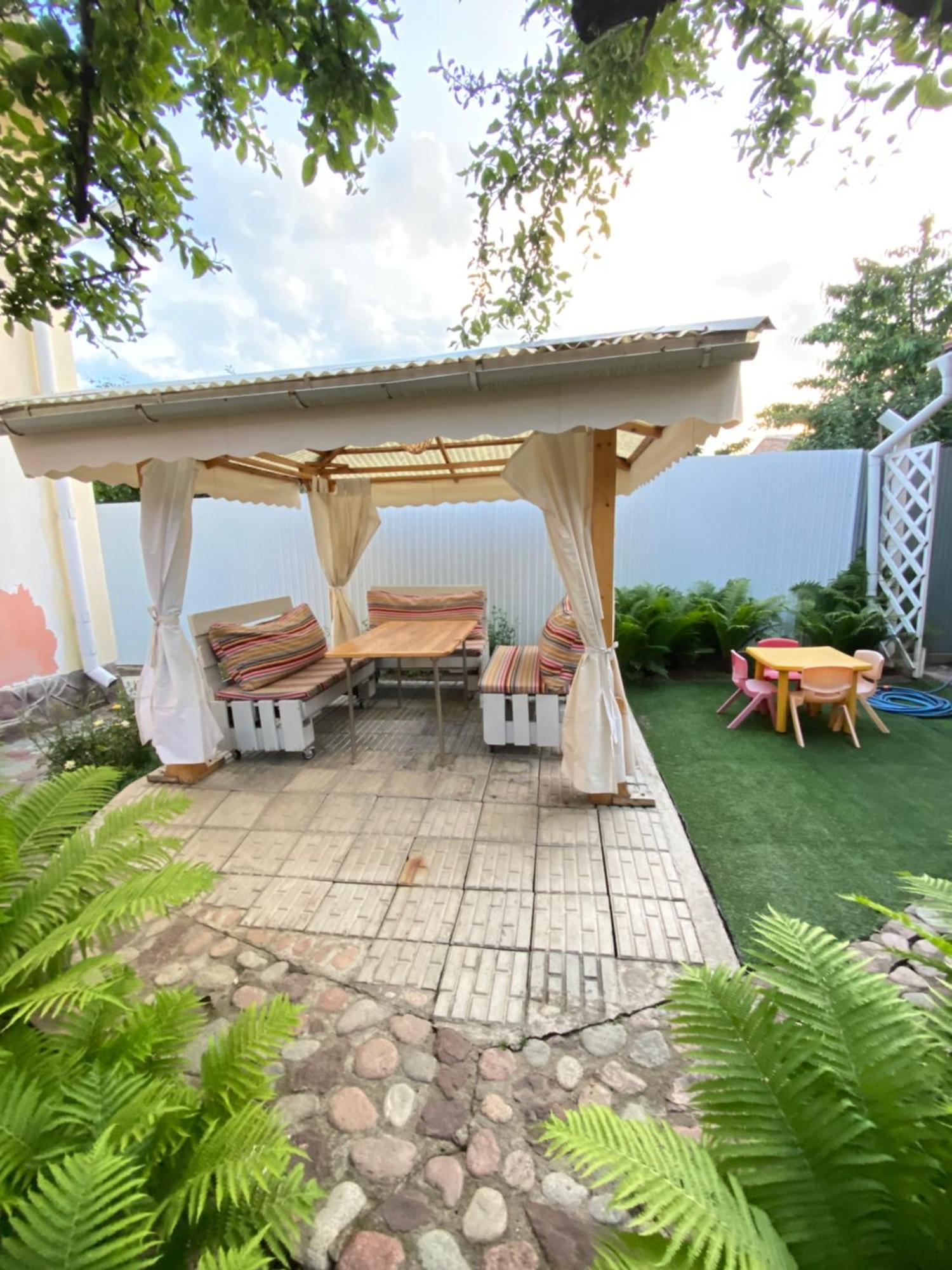 Osobyi Guest House Чолпон-Ата Экстерьер фото