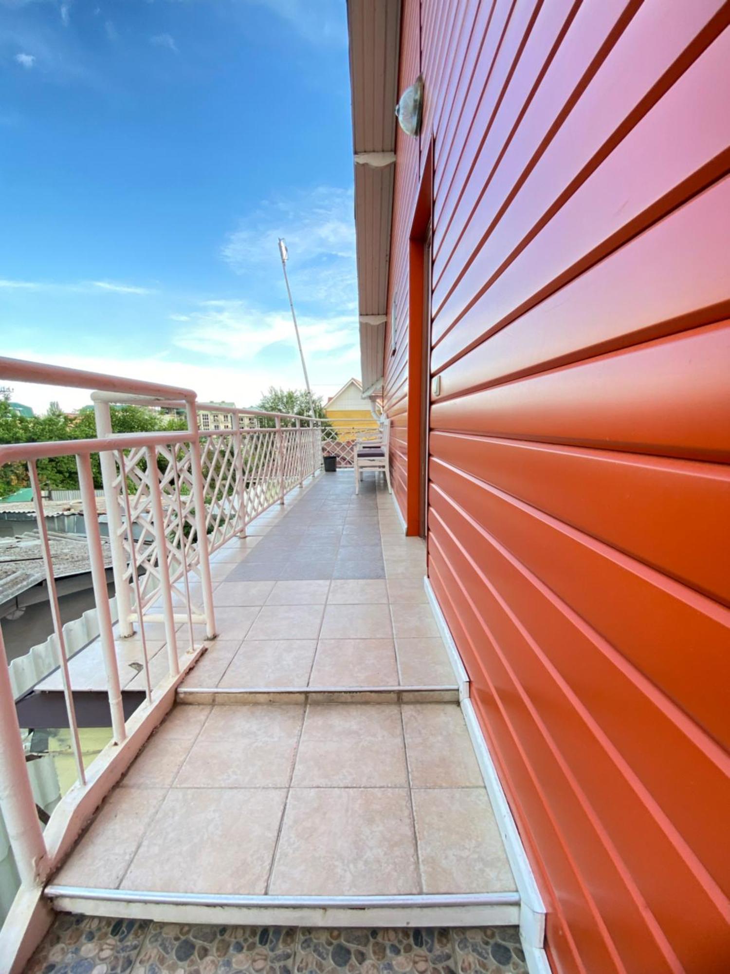Osobyi Guest House Чолпон-Ата Экстерьер фото