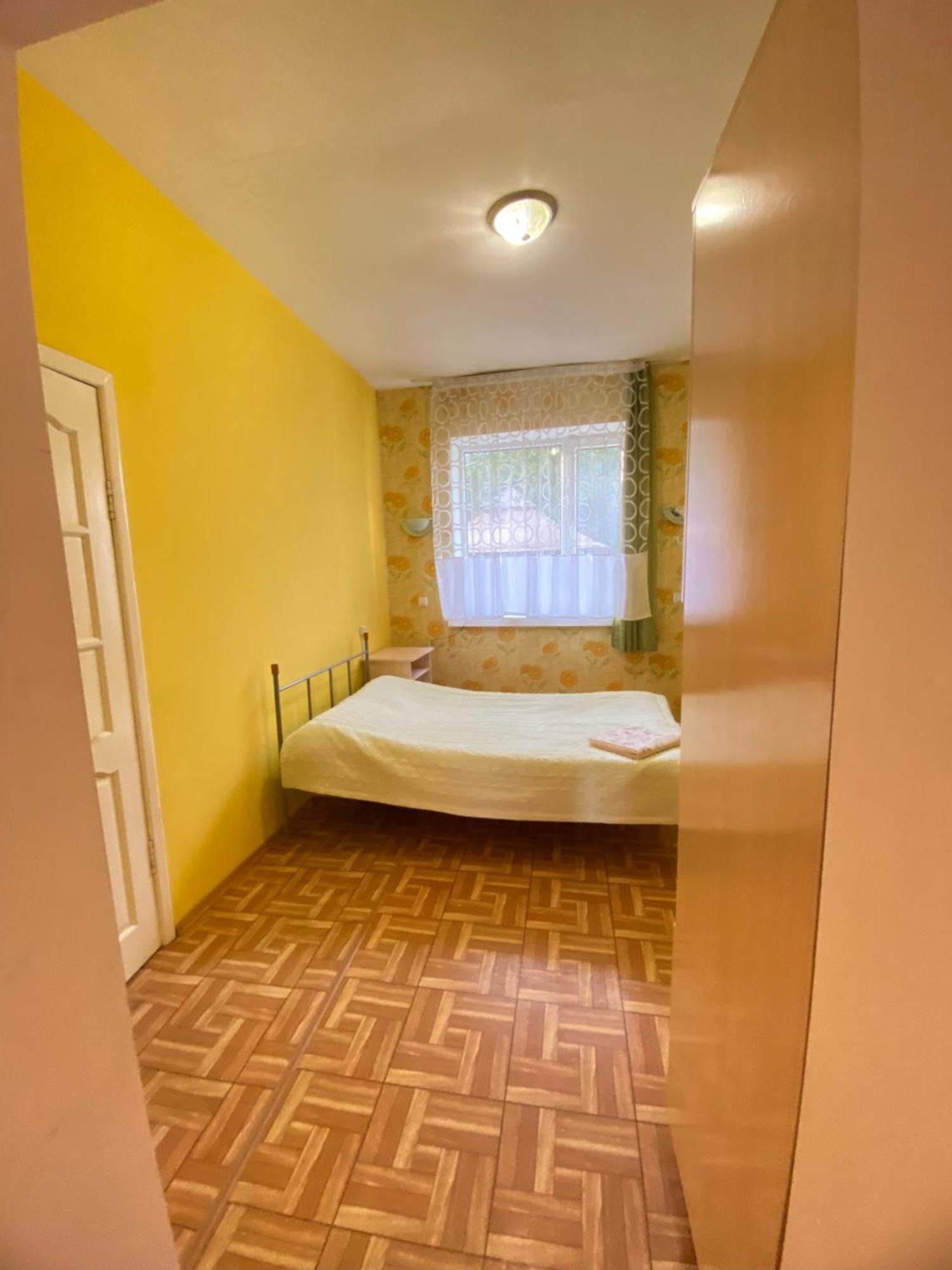 Osobyi Guest House Чолпон-Ата Экстерьер фото